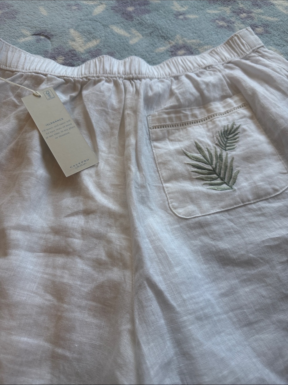 Calypso St. Barth White Linen Bermuda Shorts with Pleated Front - Picture 3 of 3